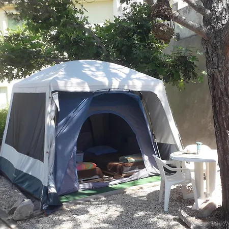 Deux Tentes Confortables Dans Un Joli Jardin Idealement Situe Luxury tent