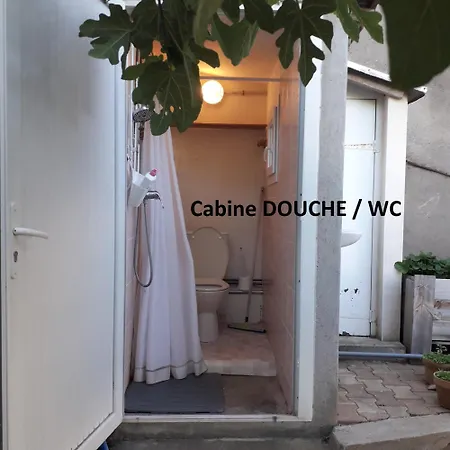 Luxuszelt Deux Tentes Confortables Dans Un Joli Jardin Idealement Situe *